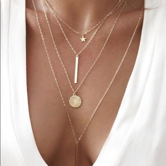 Jewelry - Gold Layered Necklace